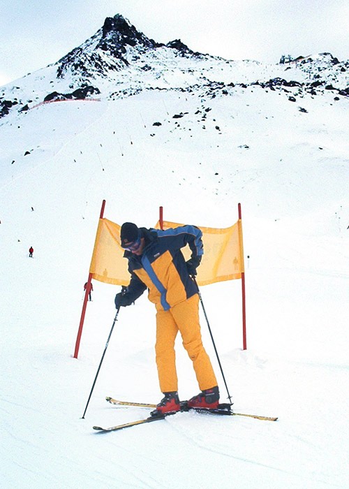 Ischgl, apres ski, apres-ski, apres, snowboard, ski, ski fahren, Alpen, Piste, skifahren, Österreich, boarden, skigebiet, Idalp, Idalpe, paznaun, paznauntal, silvretta, samnaun, reisebericht, austria, tirol, st anton, st. anton, galtür, sölden, saalbach, saalbach-hinterglemm, flügerl, wodka-bull, red bull, willy, kuhstall, trofana alm, paznauer taja, posthörndl, madlein, elisabeth, schatzi, pacha, saufen, trinken, feiern, boarden, snowboarden, boardbabe, snowboarding, hütte