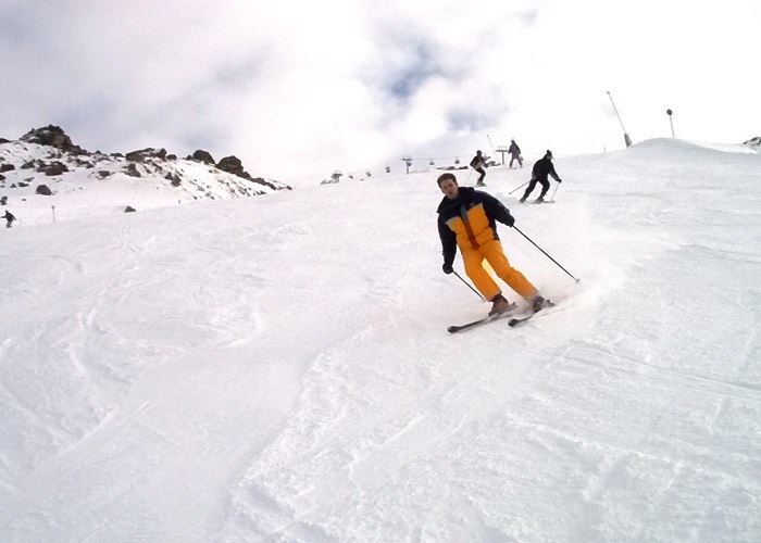 Ischgl, apres ski, apres-ski, apres, snowboard, ski, ski fahren, Alpen, Piste, skifahren, Österreich, boarden, skigebiet, Idalp, Idalpe, paznaun, paznauntal, silvretta, samnaun, reisebericht, austria, tirol, st anton, st. anton, galtür, sölden, saalbach, saalbach-hinterglemm, flügerl, wodka-bull, red bull, willy, kuhstall, trofana alm, paznauer taja, posthörndl, madlein, elisabeth, schatzi, pacha, saufen, trinken, feiern, boarden, snowboarden, boardbabe, snowboarding, hütte