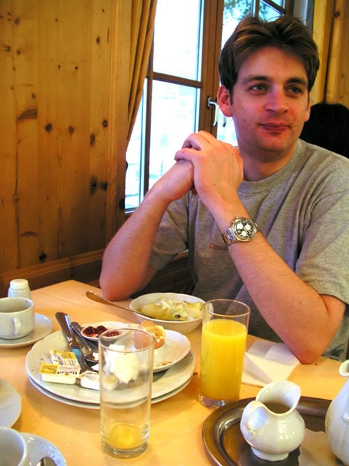 Ischgl, apres ski, apres-ski, apres, snowboard, ski, ski fahren, Alpen, Piste, skifahren, Österreich, boarden, skigebiet, Idalp, Idalpe, paznaun, paznauntal, silvretta, samnaun, reisebericht, austria, tirol, st anton, st. anton, galtür, sölden, saalbach, saalbach-hinterglemm, flügerl, wodka-bull, red bull, willy, kuhstall, trofana alm, paznauer taja, posthörndl, madlein, elisabeth, schatzi, pacha, saufen, trinken, feiern, boarden, snowboarden, boardbabe, snowboarding, hütte